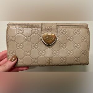 Gucci Guccissima Leather Engraved Heart Continental Wallet | Ivory